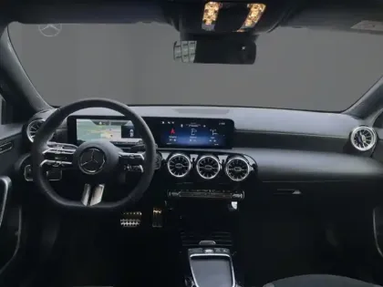 Photo 10 Mercedes Classe A 200 d AMG Line