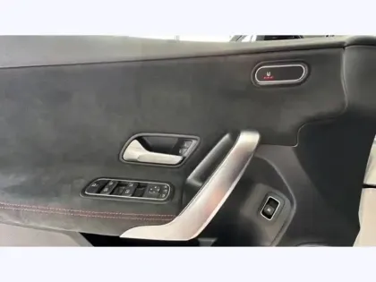 Photo 14 Mercedes Classe A 250 e Berline AMG Line