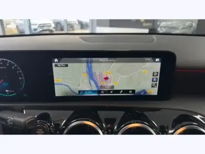 Photo 18 Mercedes Classe A 250 e Berline AMG Line