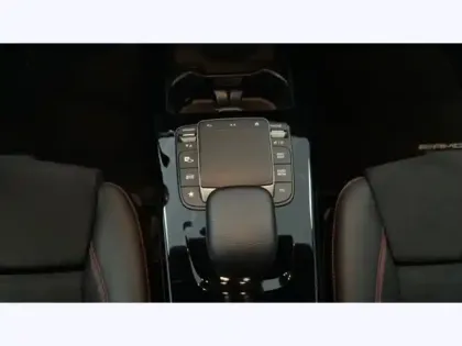 Photo 20 Mercedes Classe A 250 e Berline AMG Line