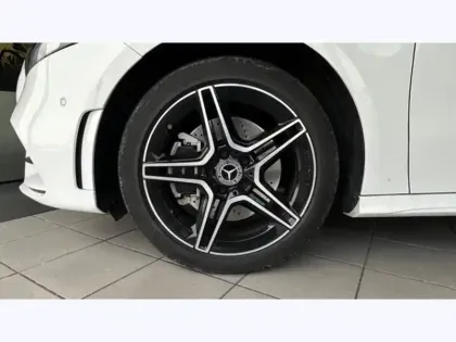 Photo 8 Mercedes Classe A 250 e Berline AMG Line