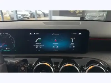 Photo 17 Mercedes Classe A 250 e Berline AMG Line