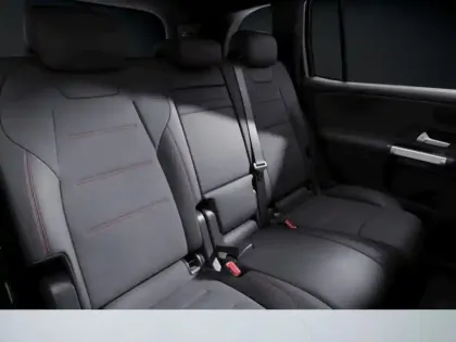 Photo 8 Mercedes Classe B EQB 350 4MATIC AMG Line