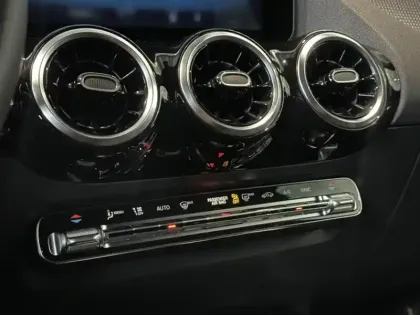 Photo 38 Mercedes GLA 200 Progressive Line