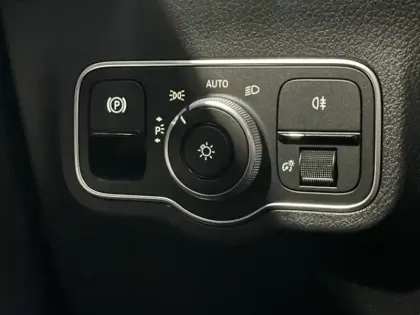 Photo 36 Mercedes GLA 200 Progressive Line