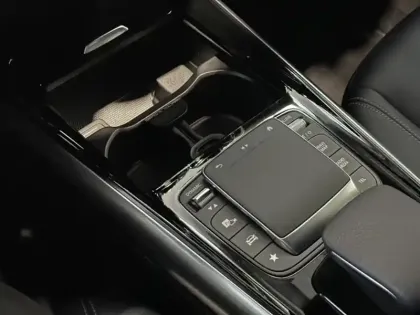 Photo 21 Mercedes GLA 200 Progressive Line