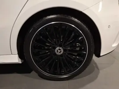 Photo 8 Mercedes Classe A 200 AMG Line