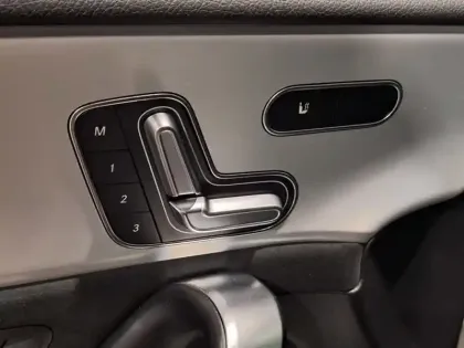 Photo 25 Mercedes Classe A 200 AMG Line