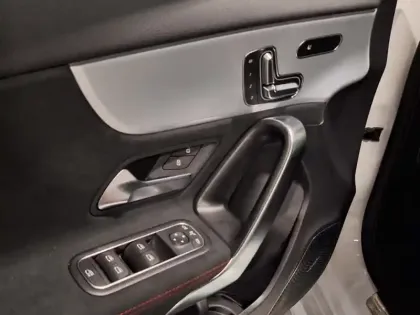 Photo 24 Mercedes Classe A 200 AMG Line