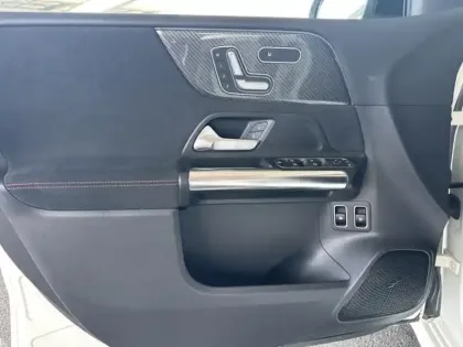Photo 41 Mercedes Classe B 250 e AMG Line