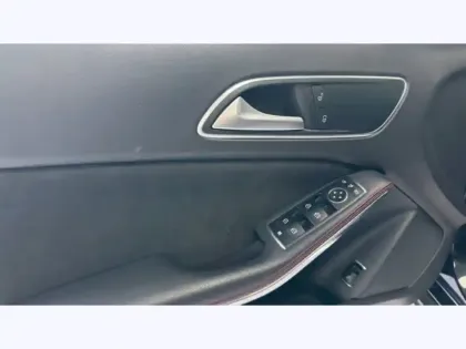 Photo 17 Mercedes GLA 180 Fascination