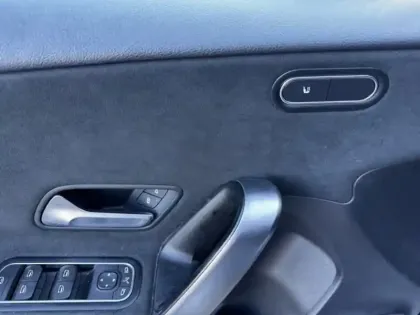 Photo 20 Mercedes Classe A 200 d AMG Line