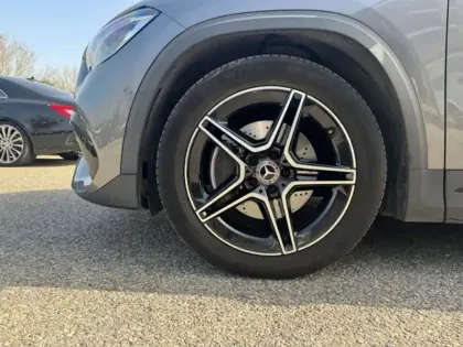 Photo 8 Mercedes GLA 200 d AMG Line