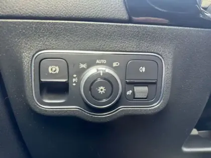 Photo 10 Mercedes GLA 200 d AMG Line