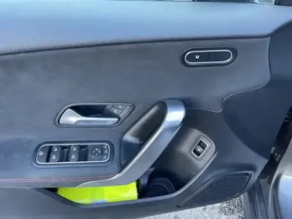 Photo 10 Mercedes Classe A 250 e Hybrid EQ AMG Line