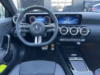 Photo 12 Mercedes Classe A 250 e Hybrid EQ AMG Line