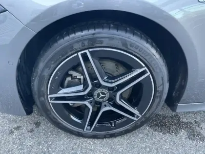 Photo 18 Mercedes Classe A 250 e Hybrid EQ AMG Line