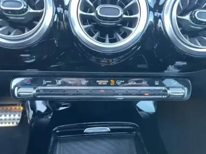 Photo 6 Mercedes Classe A 250 e Hybrid EQ AMG Line