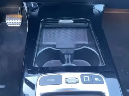 Photo 5 Mercedes Classe A 250 e Hybrid EQ AMG Line