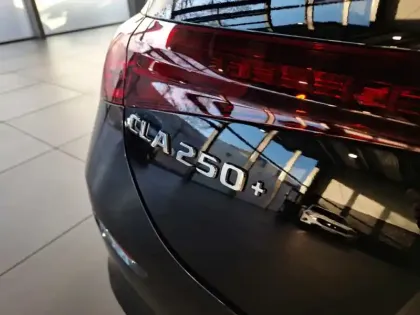 Photo 20 Mercedes CLA  250+ avec technologie EQ L