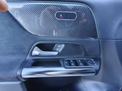 Photo 14 Mercedes GLA 200 d AMG Line