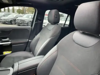 Photo 17 Mercedes GLA 250 e Hybrid EQ AMG Line