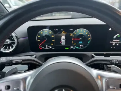 Photo 11 Mercedes Classe A 250 e AMG Line