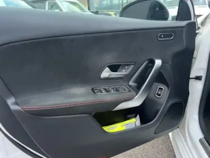 Photo 17 Mercedes Classe A 250 e AMG Line