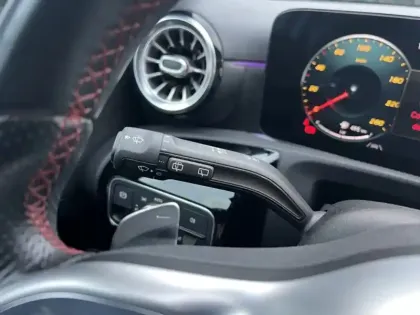 Photo 9 Mercedes Classe A 250 e AMG Line