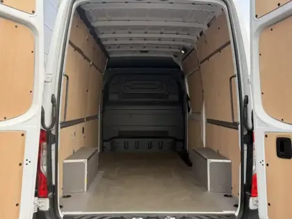 Photo 42 Mercedes Sprinter 317 CDI 37 GSR2 L2H2 12m3 170c