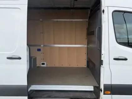 Photo 7 Mercedes Sprinter 317 CDI 37 GSR2 L2H2 12m3 170c