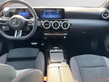 Photo 19 Mercedes Classe A 180 AMG Line