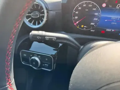 Photo 6 Mercedes Classe A 180 AMG Line