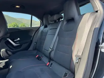 Photo 10 Mercedes Classe A 180 AMG Line