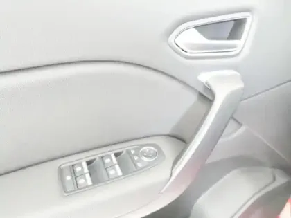 Photo 11 Renault Captur  1.3 TCe mild hybrid 140ch Techno