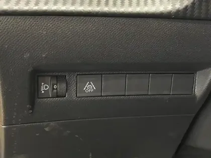 Photo 10 Peugeot 208  e- 136ch Allure Pack