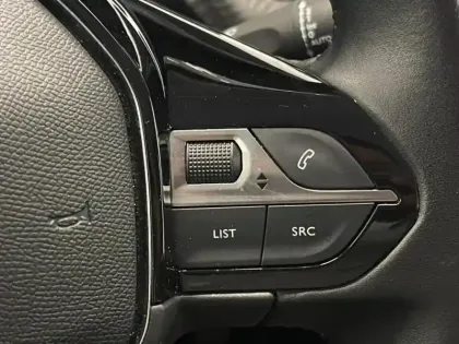 Photo 14 Peugeot 208  e- 136ch Allure Pack