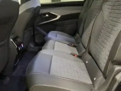 Photo 11 Peugeot 5008  Hybrid 136ch Allure e-DCS6