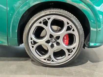 Photo 6 Alfa Romeo Tonale  1.5 Hybrid 160ch Tributo Italiano TCT