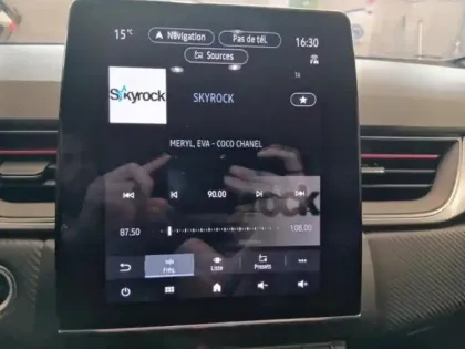 Photo 12 Renault Captur  1.6 E-Tech hybride 145ch RS Line