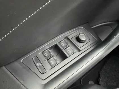 Photo 10 Volkswagen T-roc Gén. I Ph2 Style 5