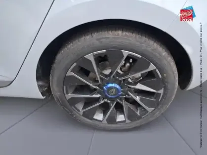 Photo 9 Renault Clio  1.6 E-Tech 145ch full hybrid esprit Alpine - 24