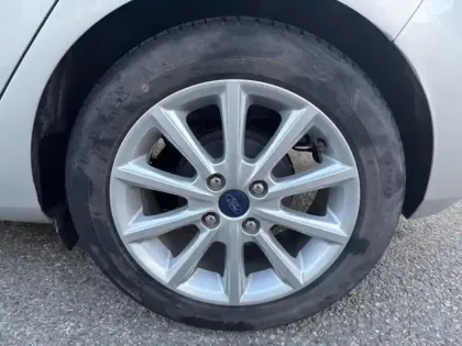 Photo 8 Ford Fiesta  1.0 EcoBoost 100ch Stop&Start Titanium 5p Euro6.2