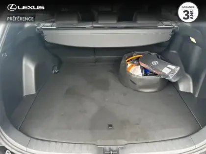 Photo 9 Toyota Rav4 Gén. V Ph1 Design Business 5