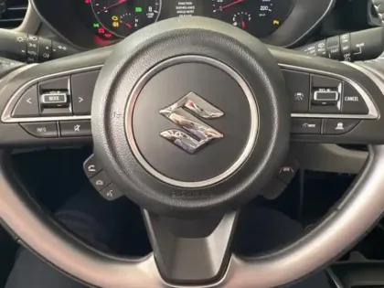 Photo 14 Suzuki Swift  1.2 Hybrid 83ch Pack