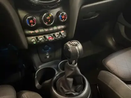 Photo 10 Mini Mini  5 Portes Cooper 136ch  Edition Greenwich