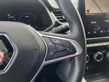 Photo 13 Renault Captur  1.6 E-Tech hybride rechargeable 160ch Intens -21