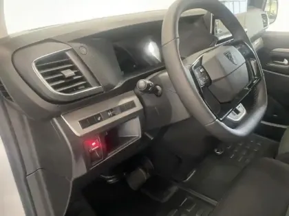 Photo 14 Peugeot Expert  Fg M 2.2 Diesel 180ch Tech Edition automatique