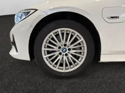 Photo 13 BMW Serie 3 Série 3 Touring 330eA xDrive 292ch Luxury