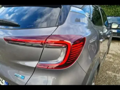 Photo 13 Renault Captur  1.6 E-Tech hybride 145ch Intens -21